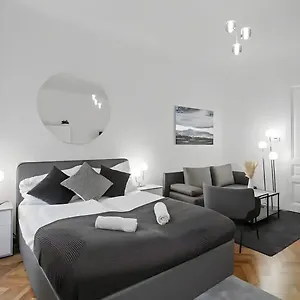 super-close-to-metro-two-bedroom-with-netflix-13.vienna-besthotels.com/