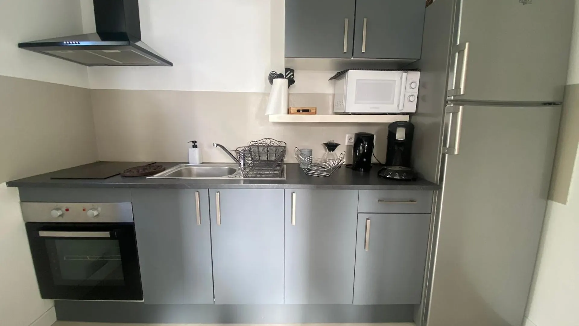 Apartment Le Primaubois - 2 Chambres & Parking - Centre La Primaube Flavin France